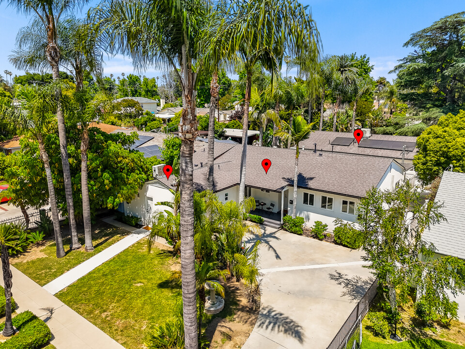 7008 Encino Ave in Van Nuys, CA - Building Photo