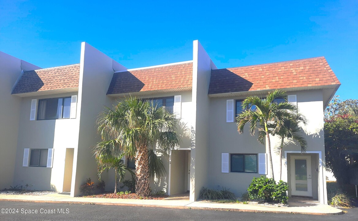 1606 Atlantic St in Melbourne Beach, FL - Building Photo