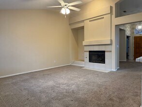 251 Luna Cir in Folsom, CA - Building Photo - Building Photo