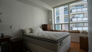 70 Alexander St in Toronto, ON - Building Photo - Building Photo