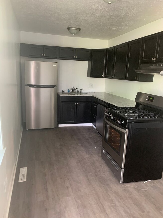 2712 W Nichols St in Springfield, MO - Building Photo - Building Photo