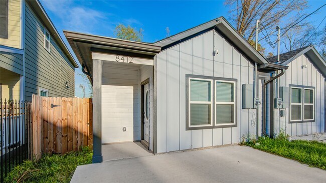 8412 Sunnyhill St in Houston, TX - Building Photo - Building Photo