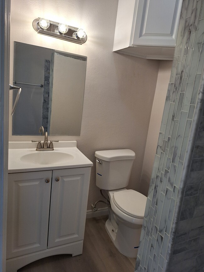 16663 Victory Blvd, Unit 16661 in Van Nuys, CA - Building Photo - Building Photo