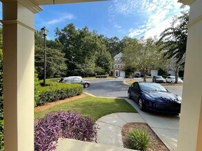2073 Merrimont Way in Roswell, GA - Building Photo - Building Photo