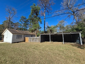 666 FM356 in Onalaska, TX - Foto de edificio - Building Photo