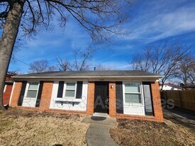 4509 Planetree Dr in Louisville, KY - Building Photo