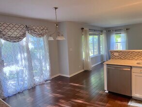 2112 Skylane Dr in Naperville, IL - Building Photo - Building Photo