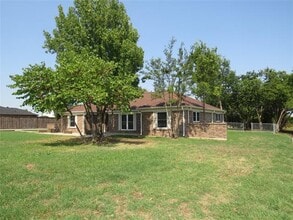3316 Darby Ln in Denton, TX - Building Photo - Building Photo