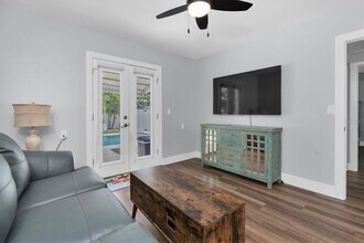 528 77th Ave in St Pete Beach, FL - Building Photo - Building Photo