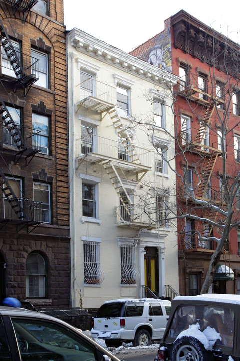 331 E 6th St in New York, NY - Foto de edificio