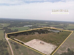 2205 Co Rd 122 in Caldwell, TX - Building Photo - Building Photo