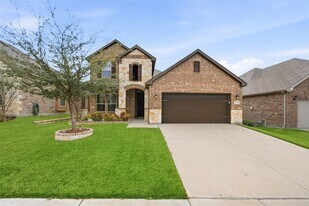 5649 Salt Springs Dr in Fort Worth, TX - Building Photo
