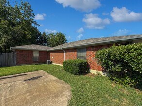 832 Mirabell Ct in Arlington, TX - Building Photo - Building Photo