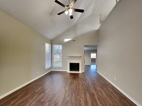 2711 Hidden Spring Vale Dr in Spring, TX - Building Photo - Building Photo