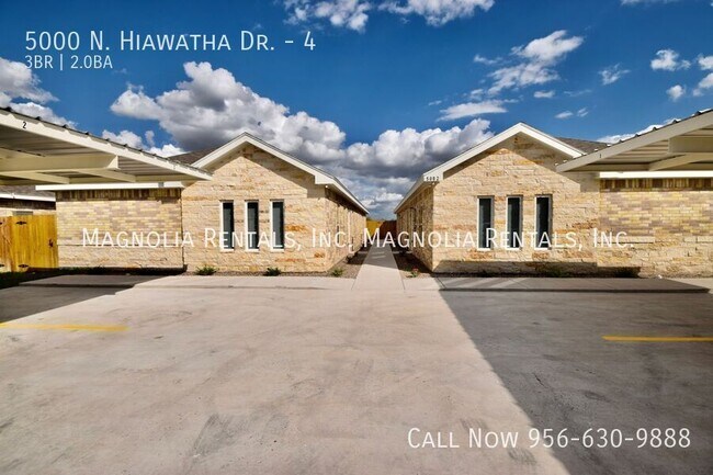 5000 N Hiawatha Dr, Unit 4