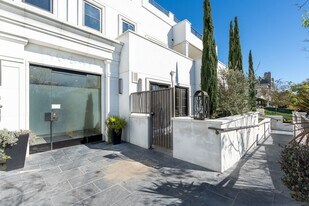 10647 Ashton Ave in Los Angeles, CA - Building Photo