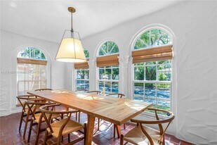 829 Lorca St in Miami, FL - Building Photo