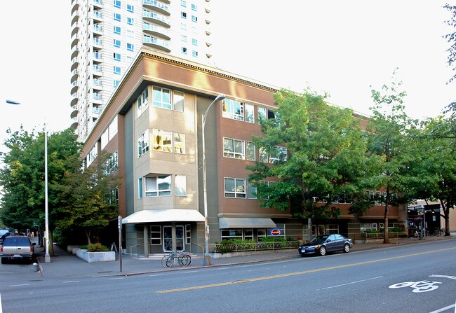 Vine Court Apartments in Seattle, WA - Building Photo - Building Photo