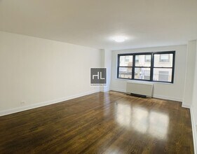5 AVENUE in New York, NY - Building Photo - Building Photo