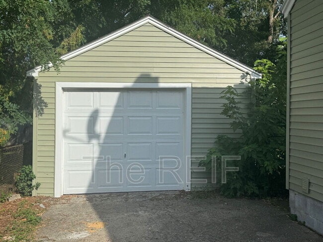 91 Adelaide St in Pontiac, MI - Building Photo - Building Photo