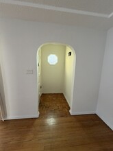 11021 S Hoover St, Unit 4K-PH52 in Los Angeles, CA - Building Photo - Building Photo