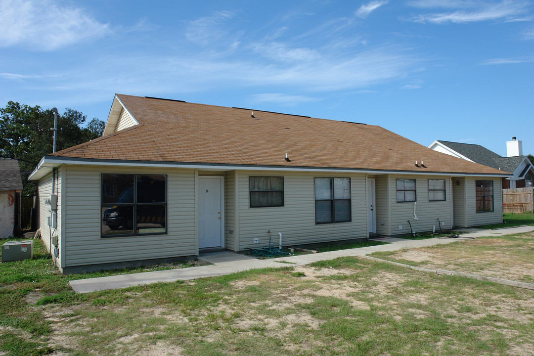 38 Orlene Rd in Mary Esther, FL - Building Photo