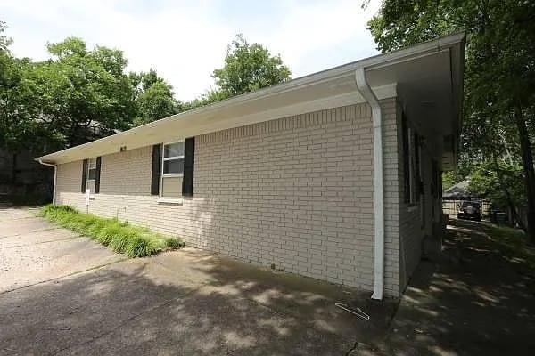 803 N Van Buren St