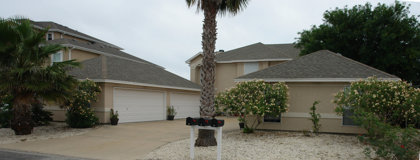 15314-A-15314-C Bonasse Ct in Corpus Christi, TX - Building Photo