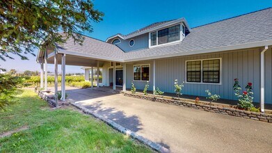 1990 Olivet Rd in Santa Rosa, CA - Building Photo - Building Photo