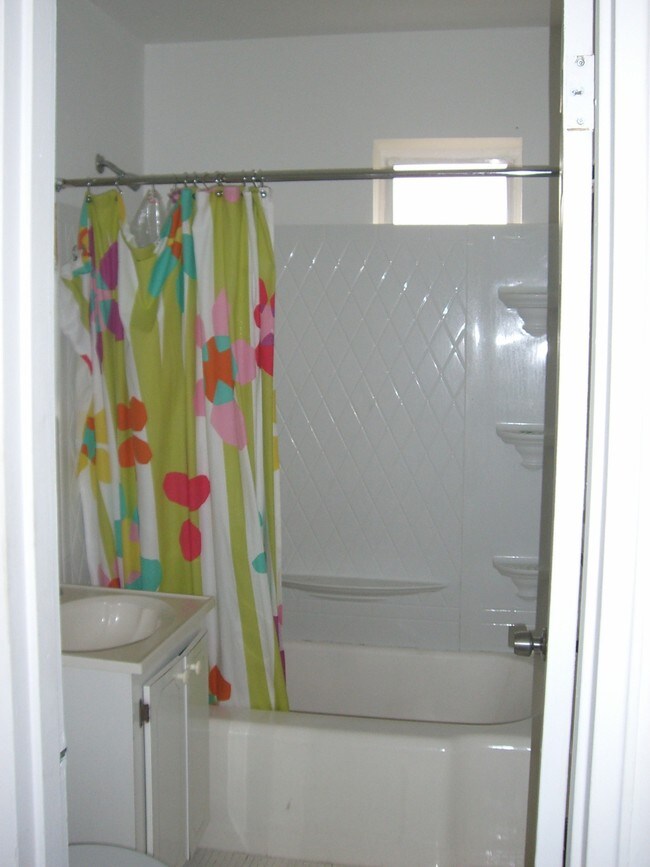 675 84th St in Miami Beach, FL - Foto de edificio - Other