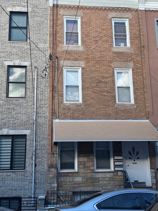 1711 Mifflin St in Philadelphia, PA - Building Photo