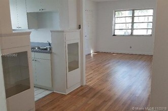 815 W 39th St-Unit -2 in Miami Beach, FL - Building Photo - Building Photo