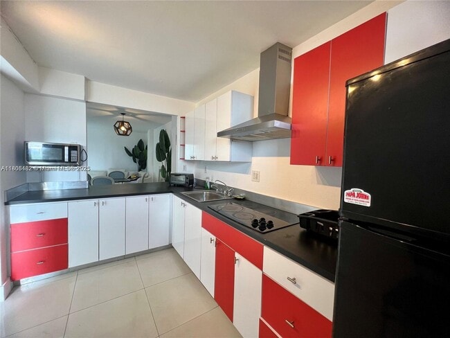 2903 N Miami Beach Blvd in North Miami Beach, FL - Building Photo - Building Photo