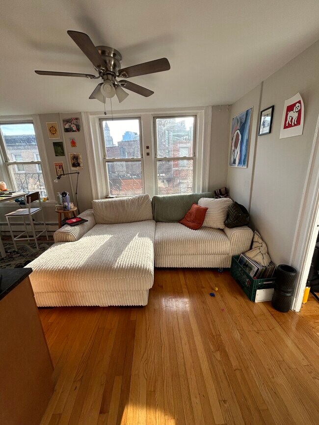 52 Fenwood Rd, Unit 208 in Boston, MA - Building Photo - Building Photo