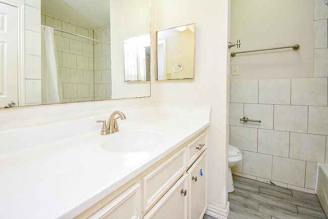 property at 11366 Oakcenter Dr