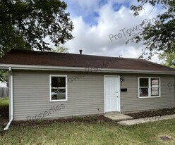 208 Louis Rd in Joliet, IL - Building Photo