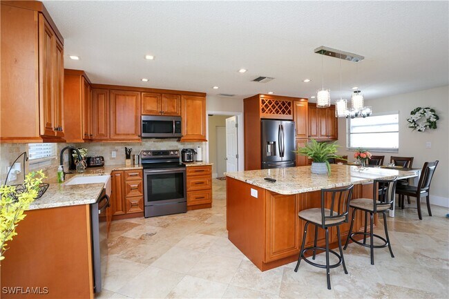 698 107th Ave N in Naples, FL - Building Photo - Building Photo