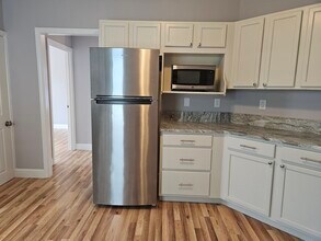 33 Linden St in Everett, MA - Building Photo - Building Photo