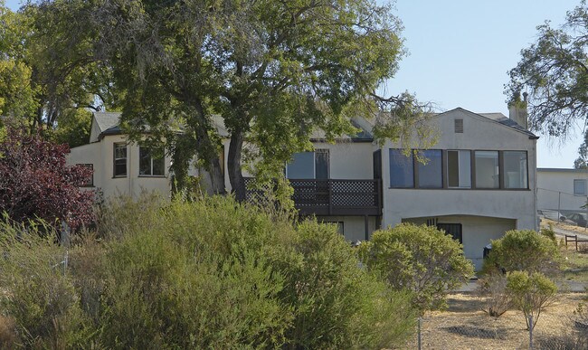 432 Valley View in El Sobrante, CA - Foto de edificio - Building Photo