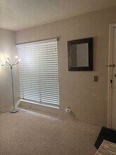 500 Glenwood Cir, Unit 113 in Monterey, CA - Foto de edificio - Building Photo