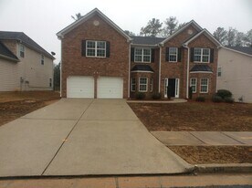 4384 Shamrock Dr in Atlanta, GA - Building Photo