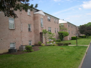 Mill Creek Village in Boardman, OH - Building Photo - Building Photo