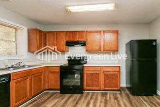 3920 Cypress Pointe Dr in Union City, GA - Building Photo - Building Photo