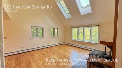 322 Hanover Center Rd in Etna, NH - Foto de edificio - Building Photo