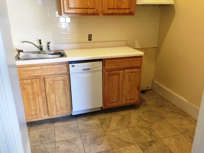 471 Commonwealth Ave, Unit 1R