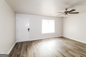 310 Mountain Way in Covington, GA - Building Photo - Building Photo