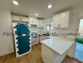 3401 Squire Ln in Bakersfield, CA - Building Photo - Building Photo