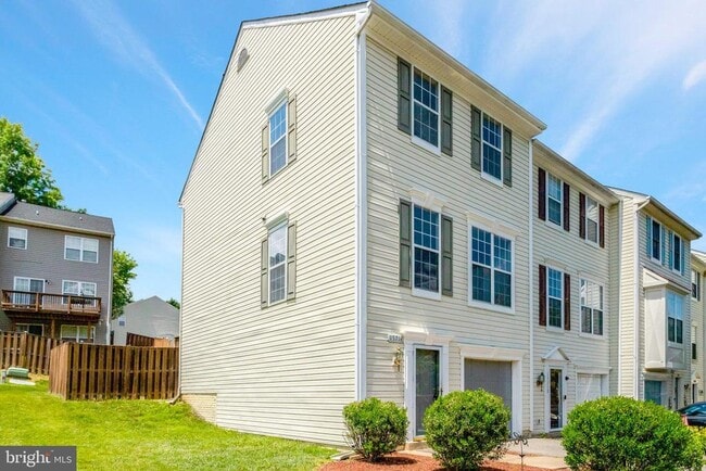 property at 15714 Lansdale Pl