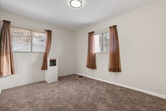 932 Ridge Ave in Mckees Rocks, PA - Building Photo - Building Photo