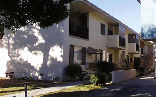2122 Penmar Ave in Venice, CA - Building Photo